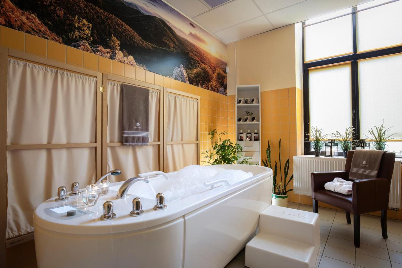 Interferie Aquapark Sport Hotel Malachit Świeradów-Zdrój Екстериор снимка