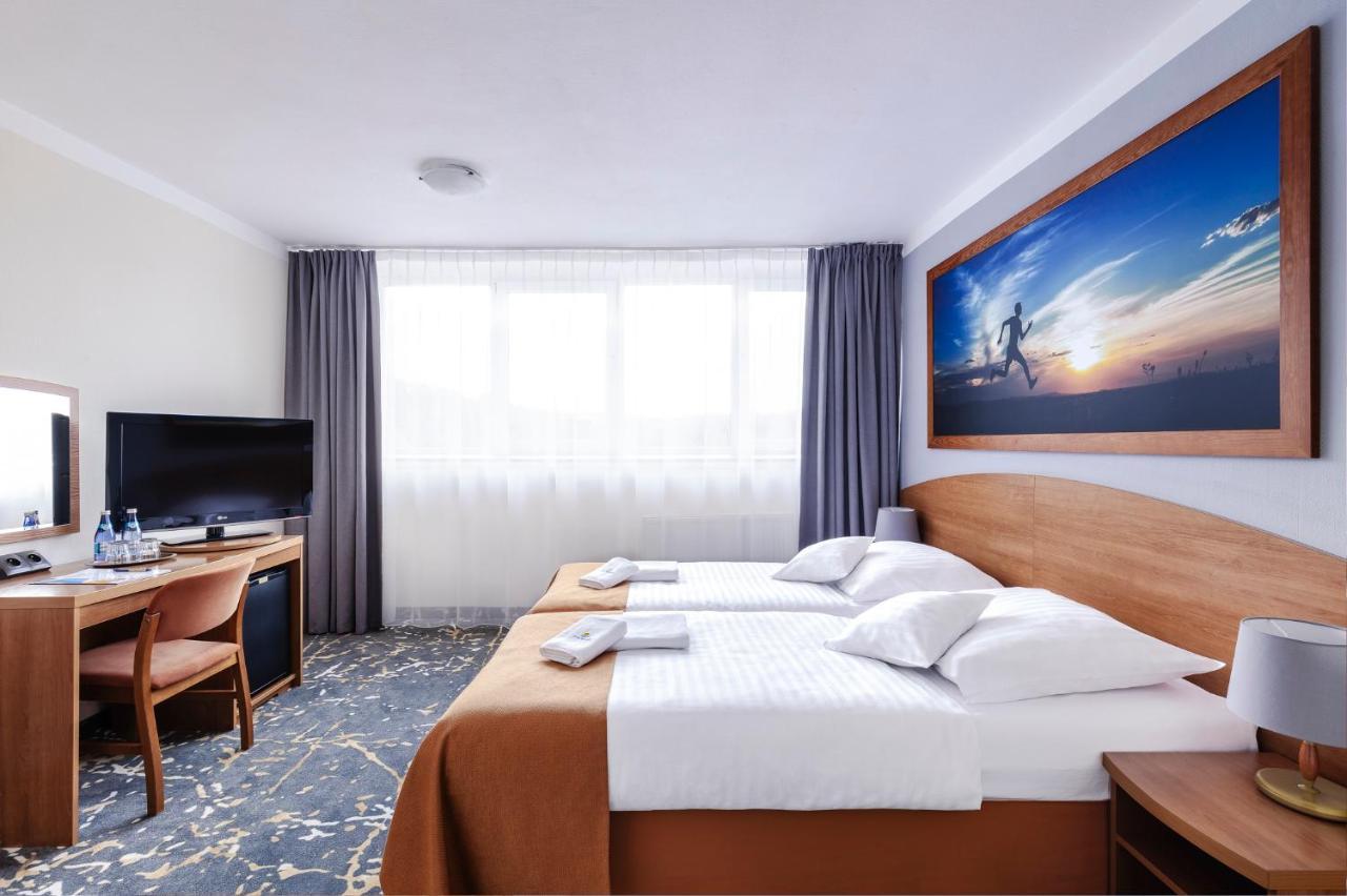 Interferie Aquapark Sport Hotel Malachit Świeradów-Zdrój Екстериор снимка