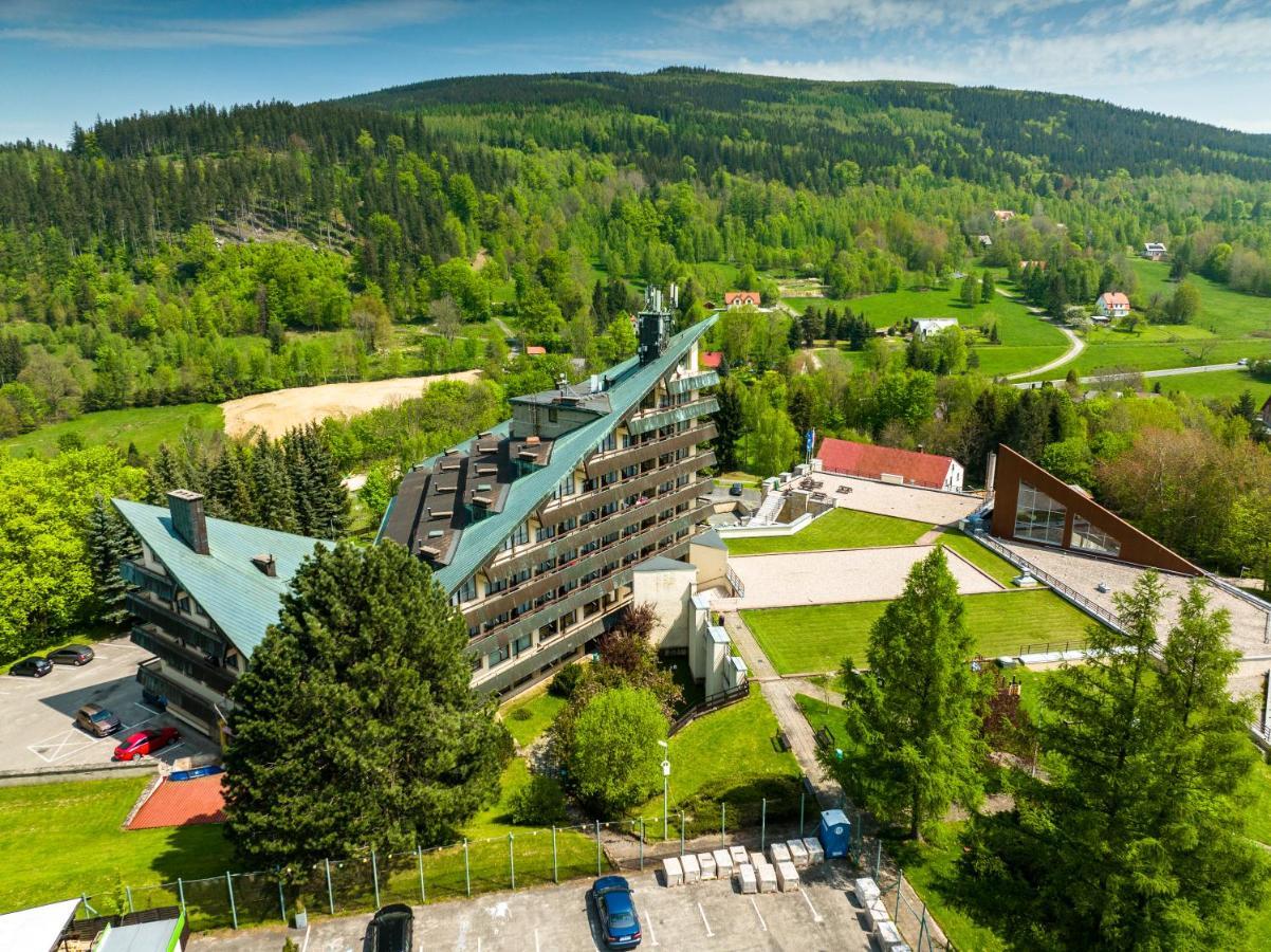 Interferie Aquapark Sport Hotel Malachit Świeradów-Zdrój Екстериор снимка